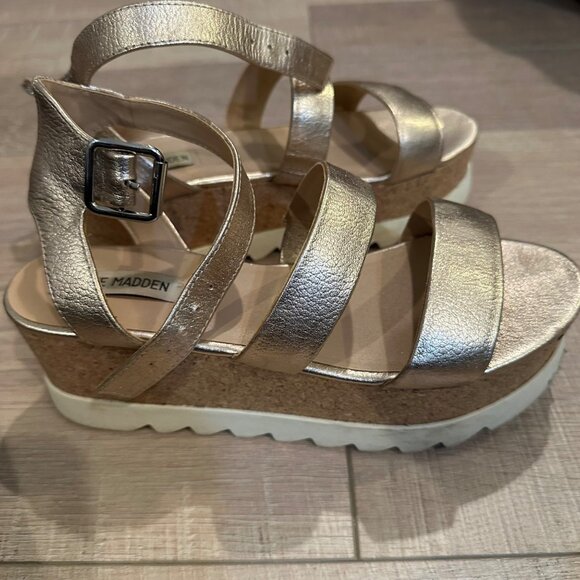 STEVE MADDEN KIRSTEN GOLD SANDALS PLATFORM SIZE 8 - Picture 1 of 9